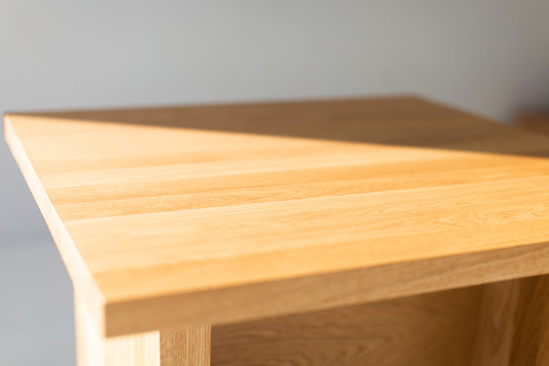 Close-up of the table base and legs