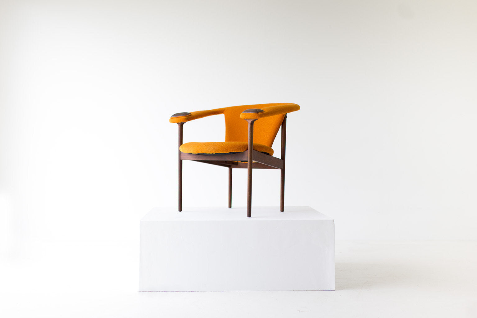 Adrian Pearsall Chair for Craft Associates Inc - 07221601