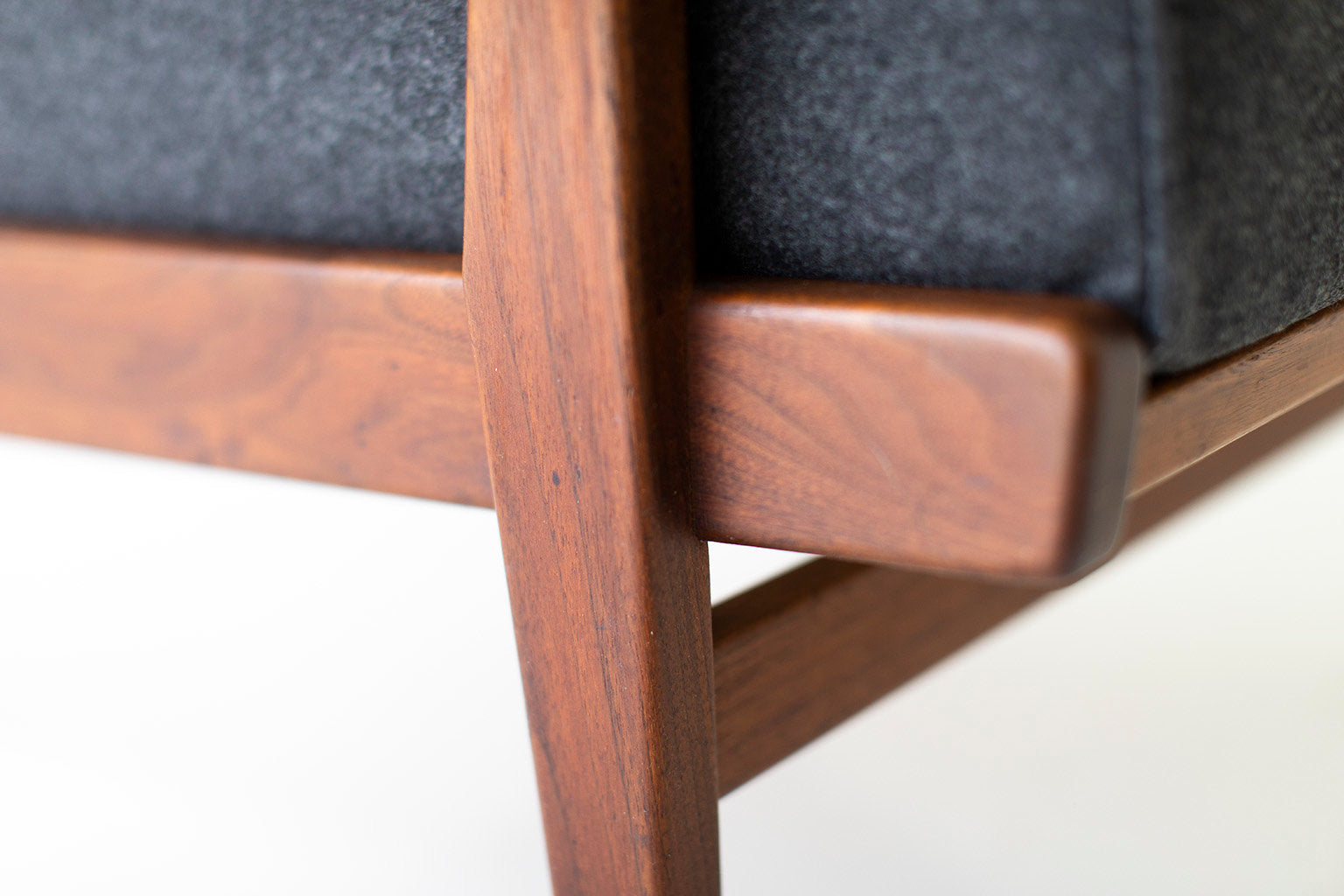 Jens Risom Lounge Chair for Risom Design Inc 05211802, Image 04