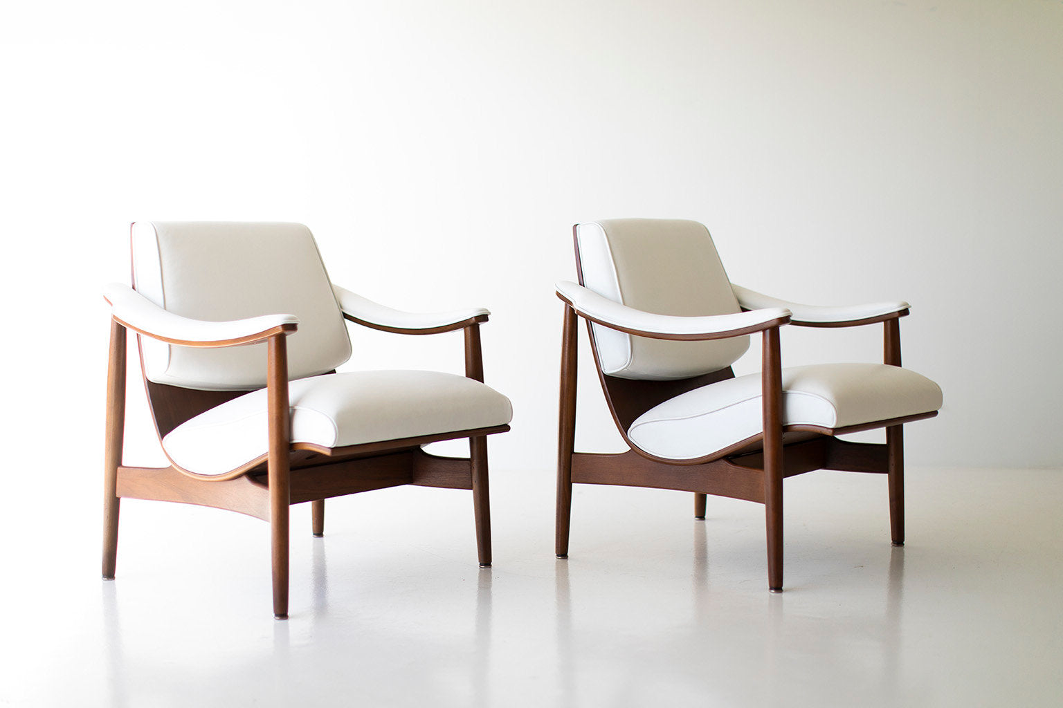modern-thonet-lounge-chairs-001