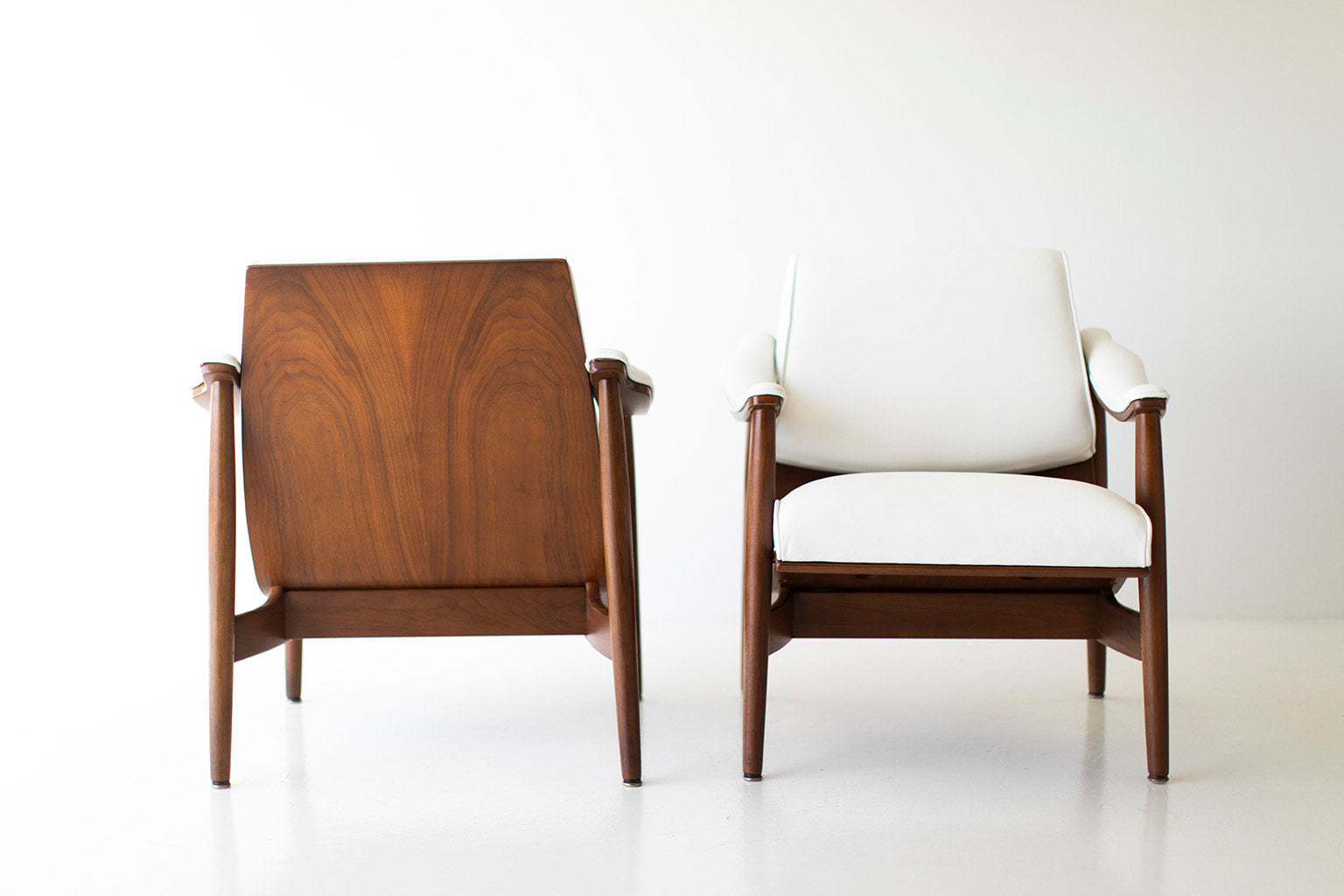 Modern Thonet Lounge Chairs - 09201802