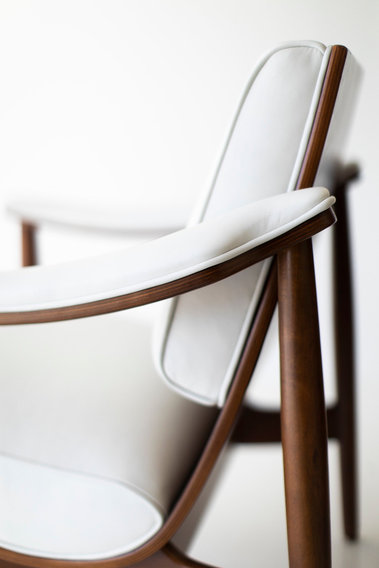 Modern Thonet Lounge Chairs - 09201802