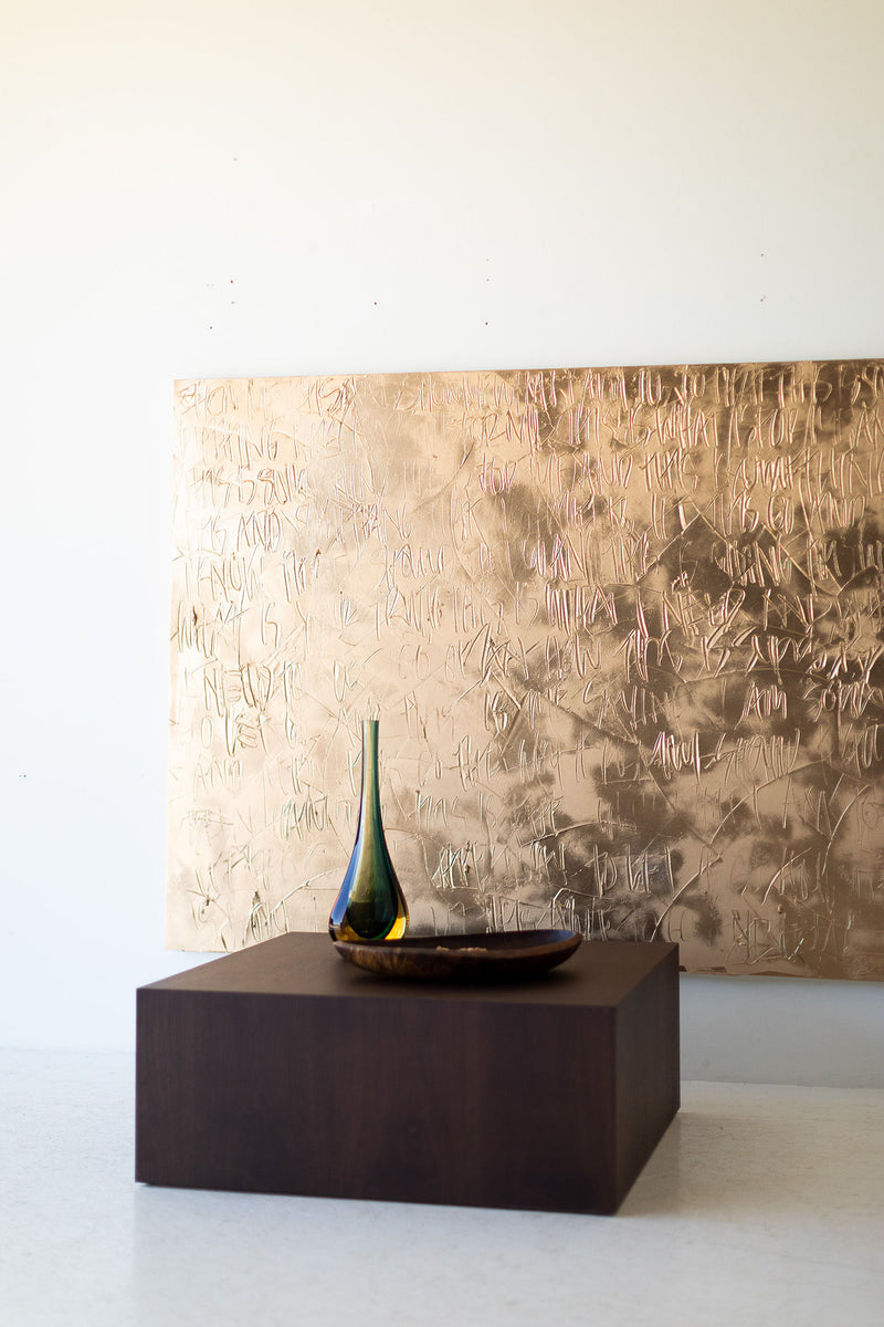 Modern walnut coffee table, close-up of the luxury walnut veneer grain