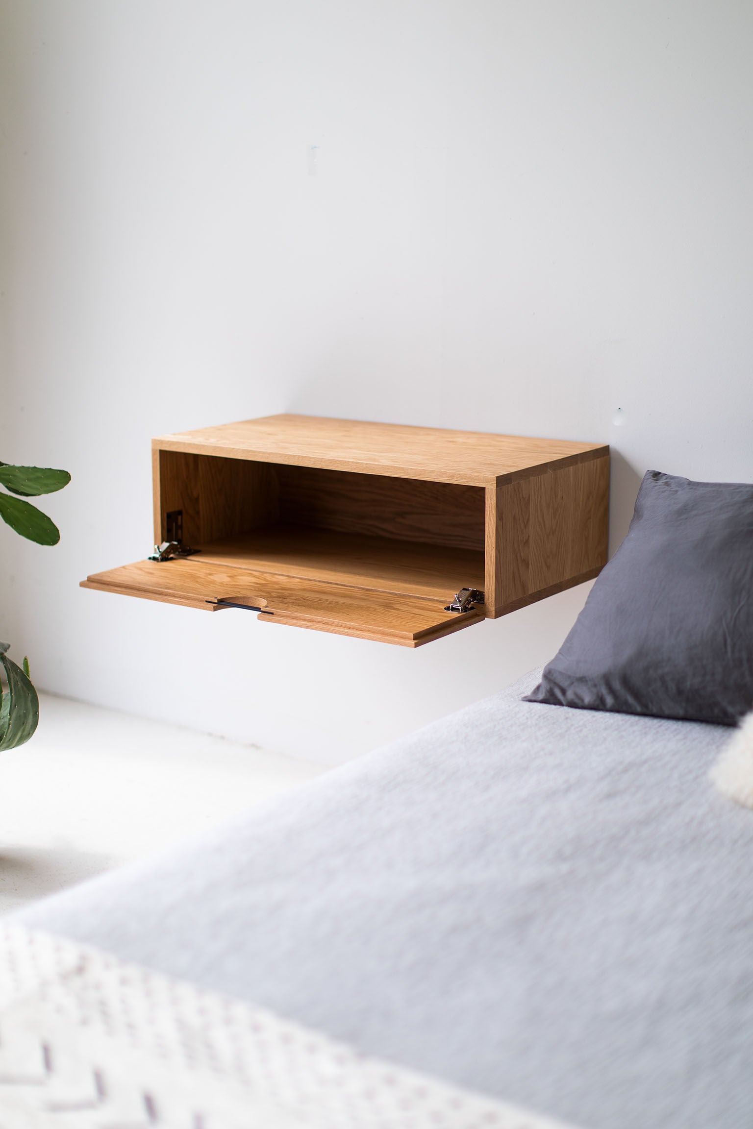 Simple Floating Nightstand - 1119 - Cali Collection